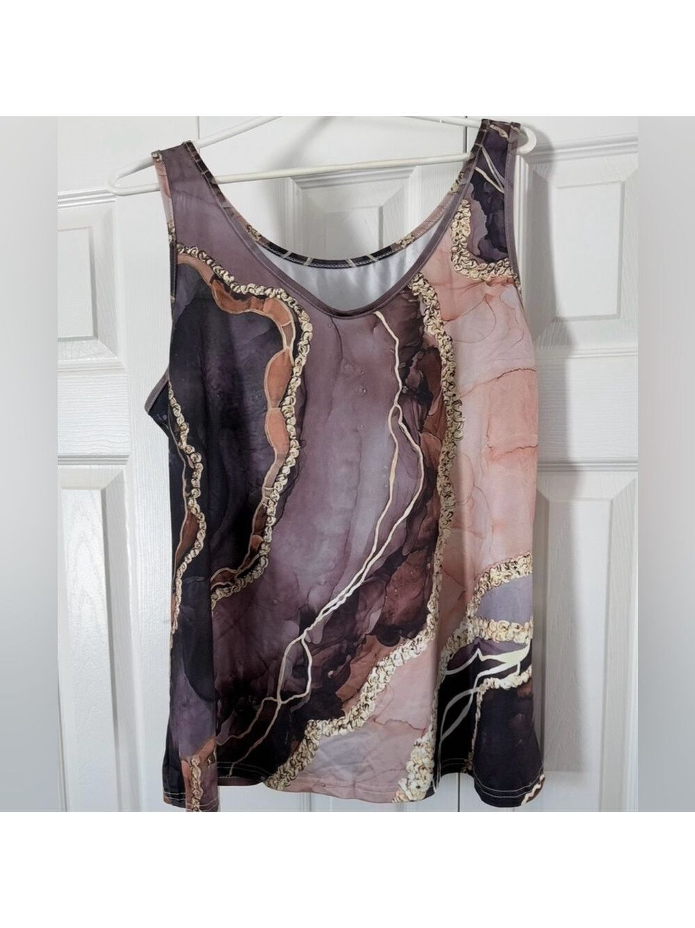 Sleeveless Marble-Print Women's Tank Top in Mauve and Black